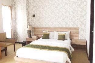 Gatot Subroto Hotel | Comfortable Stay at Puri Saron Denpasar with Pool & Dining