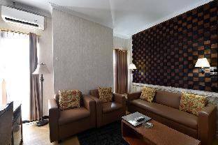 Gatot Subroto Hotel | Comfortable Stay at Puri Saron Denpasar with Pool & Dining