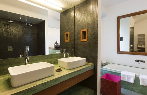 Muhamma Hotel | Escape to Purity at Lake Vembanad: Family-Friendly Retreat