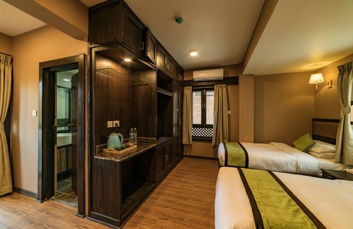 Lalitpur Hotel | Relax at Purnas Museum Resort with Pool and Family Amenities