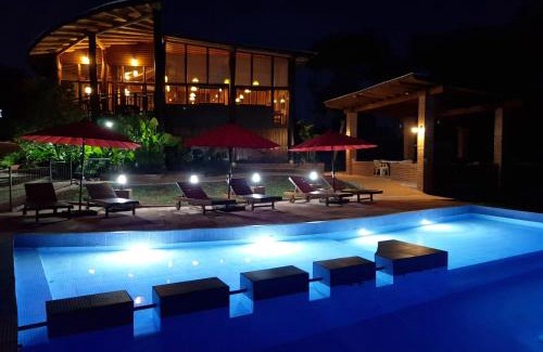 El Soberbio Hotel | Puro Moconá Lodge: Oceanfront Bliss with Pool & Dining