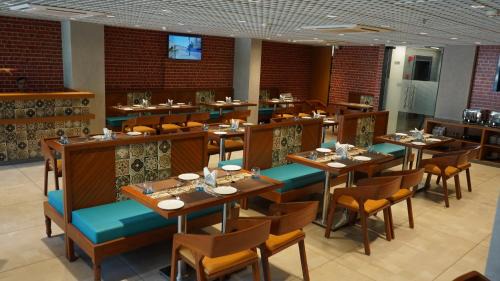 Surat Hotel | Discover Purple Beds by VITS - Family-Friendly in Surat