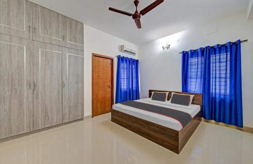 Varanasi House | Pet-Friendly Purple Cottages: Cozy 2-Bedroom Apartment