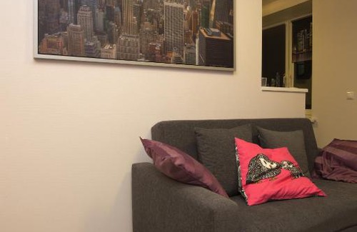 Tsentralny Apartment | Discover the Purple Gem in St. Petersburg - Rated 10/10!