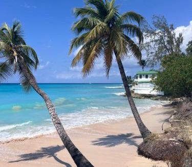 Little Battaleys Villa | Beachfront Bliss at Purple Rain - 4-Star Holiday Home