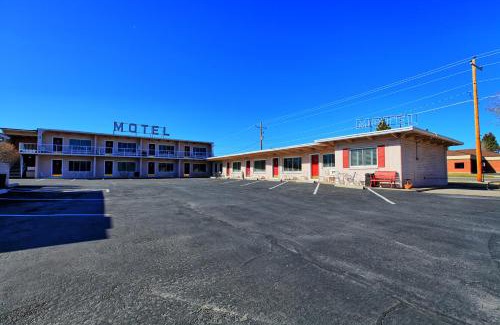 Panguitch Hotel | Family-Friendly Stay at Purple Sage Motel, Rated 8.9/10