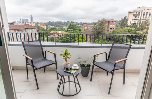 Kilimani Apartment | Experience Purple Stays By YourHost: 4-Star Guest Favorite