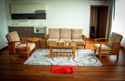 Sampov Meas Hotel | Relax at Pursat Riverside Hotel and Spa with Pool & Dining