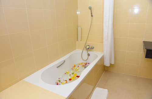 Sampov Meas Hotel | Relax at Pursat Riverside Hotel and Spa with Pool & Dining