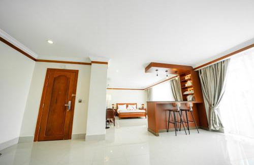 Sampov Meas Hotel | Relax at Pursat Riverside Hotel & Spa with Pool Access