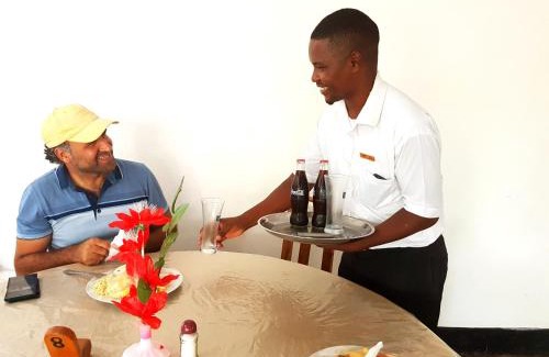 Kafue Cabin | Cozy Purview Lodge: Pet-Friendly Stay with Breakfast Included