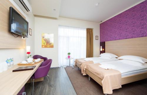 Obolons'kyi District Hotel | Pet-Friendly Pushcha Congress Hotel with Spa & Dining Options