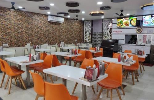 Faizabad House | Guest Rated: Pushp Vilas - Family-Friendly Retreat Awaits