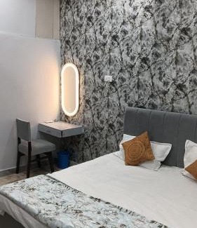 Faizabad House | Guest Rated: Pushp Vilas - Family-Friendly Retreat Awaits