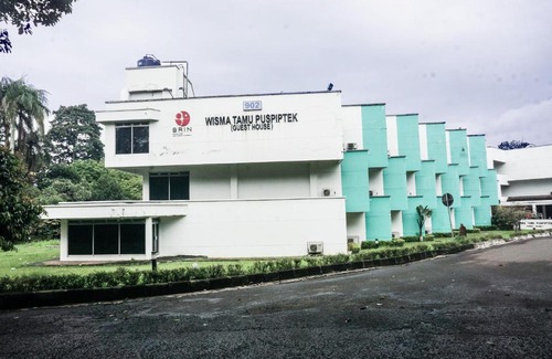 South Tangerang Hotel | Ideal Family Stay at Puspiptek Residence Syariah Mitra