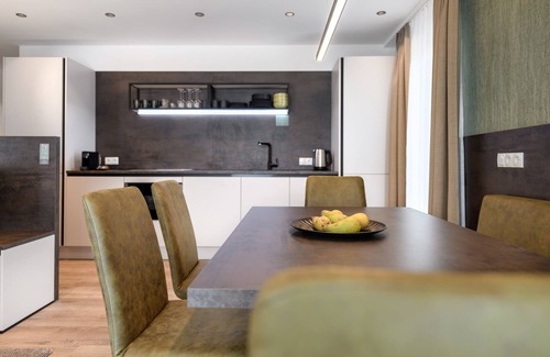 Brunico House | Pet-Friendly Retreat in Sambock Quarter - App. LAHN