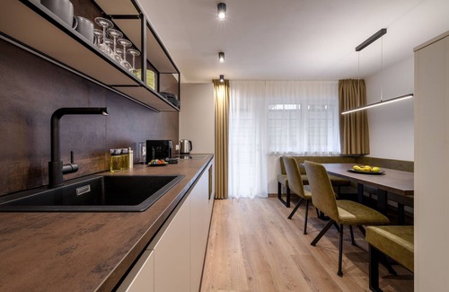 Brunico House | Pet-Friendly Retreat in Sambock Quarter - App. LAHN