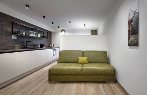 Brunico Apartment | Pustrabase - Pet-Friendly Retreat in Sambock Quarter