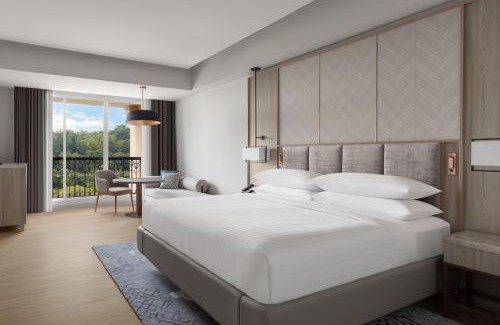 Putrajaya Hotel | Charming Putrajaya Marriott Hotel: Pool, Spa & Breakfast Included