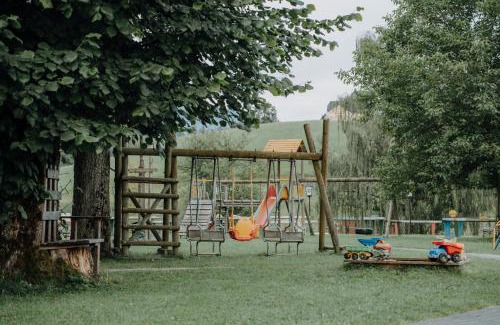 Aigen im Ennstal House | Enjoy Views and Comfort at Puttererseehof Hotel