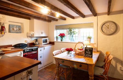 Sudbury Cottage | Putts Cottage: A Romantic Getaway for Up to 3 Guests