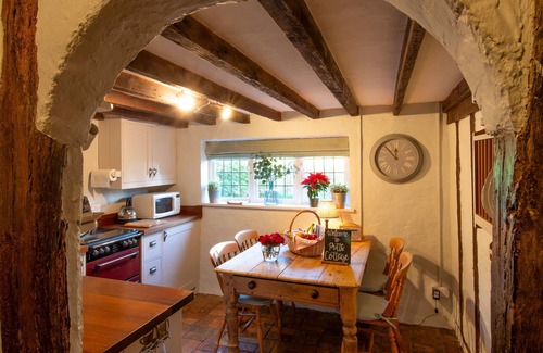 Sudbury Cottage | Putts Cottage: A Romantic Getaway for Up to 3 Guests