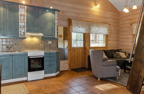 Sirkka House | Relaxing Retreat at Puuhapirtti 1 with Spa & Lake View