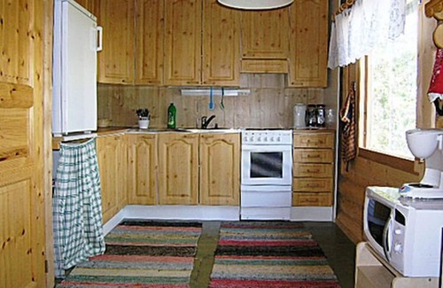 Kaavi House | Discover Puuhapirtti: Scenic Lake Views & Family Amenities