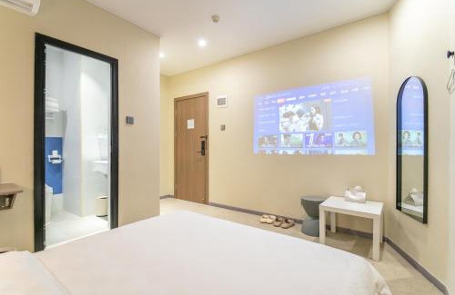 Haizhu Hotel | Convenient Stay at Puzzle Hotel near Fenghuang Subway Station