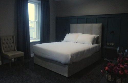 Clondra Hotel | Discover Pv Fallons: A 4-Star Stay with Breakfast Included