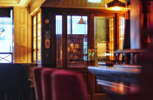 Clondra Hotel | Discover Pv Fallons: A 4-Star Stay with Breakfast Included