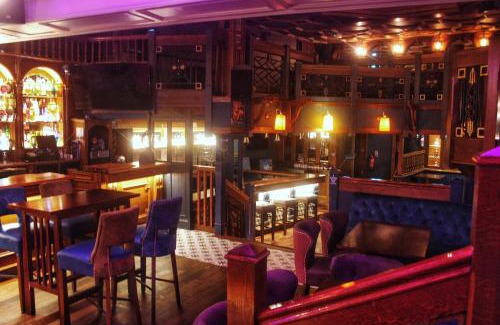 Clondra Hotel | Discover Pv Fallons: A 4-Star Stay with Breakfast Included