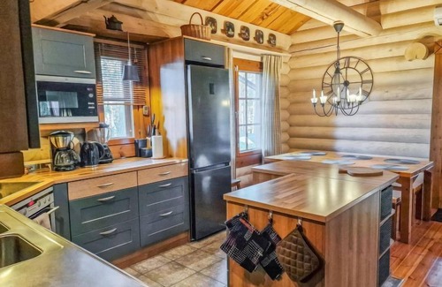 Koli National Park House | Relax at Pyöröpirtti with Lake Views and Spa Access