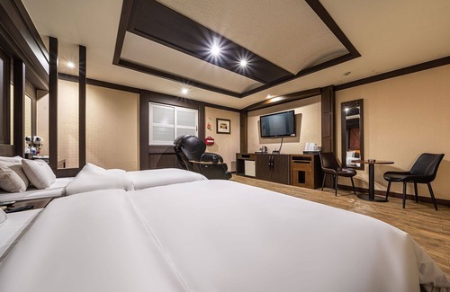 Pyeongtaek Hotel | Eco-Friendly Retreat at Pyeongtaek K Motel with Breakfast