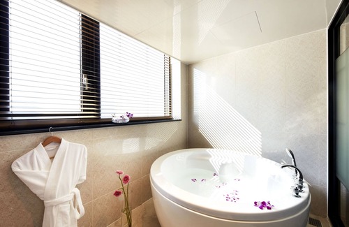 Pyeongtaek Hotel | Discover Pyeongtaek K Tree Hotel: Top-Rated Stay with Kitchen