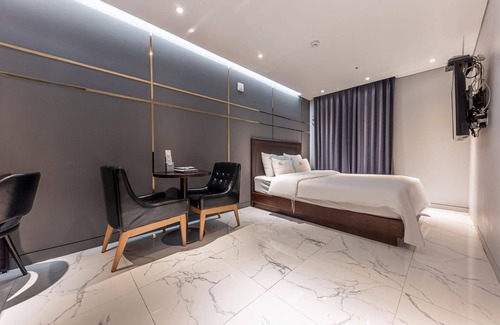 Pyeongtaek Hotel | Eco-Friendly Stay at Pyeongtaek May with Breakfast & More