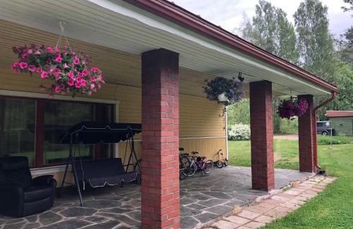 Pyhtaa Villa | Discover Pyhtää Garden Villa: Pet-Friendly Retreat with Ocean Views