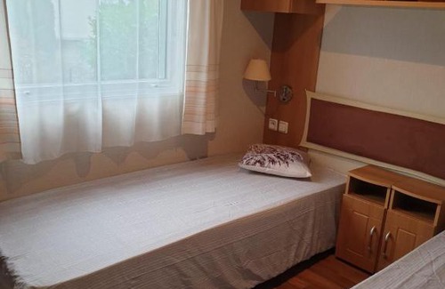 La Teste-de-Buch Resort | Cozy Pyla Chalet with Pool and Hot Tub for 6 Guests