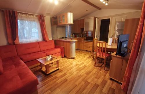 La Teste-de-Buch Resort | Cozy Pyla Chalet with Pool and Hot Tub for 6 Guests