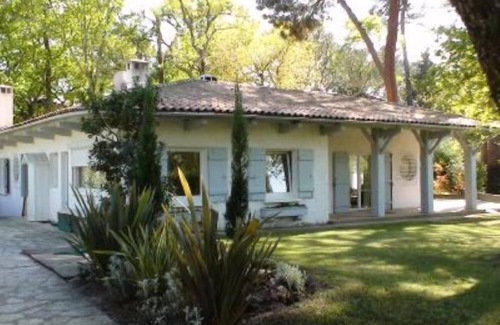 Pyla-sur-Mer Villa | Outstanding Pyla Sur Mer Villa with Oceanfront Pool Access