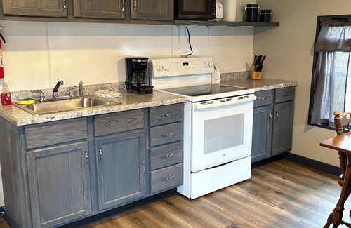 Pymatuning Central House | Scenic Pymatuning Lake Retreat with Ocean and Lake Views