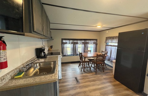 Pymatuning Central House | Scenic Pymatuning Lake Retreat with Ocean and Lake Views