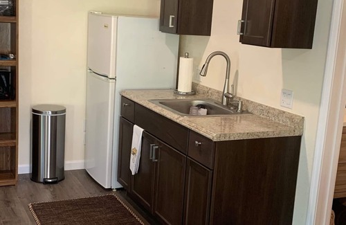 West Sedona Cottage | Discover Pyramid Roost: Ocean View with Spa & Hot Tub