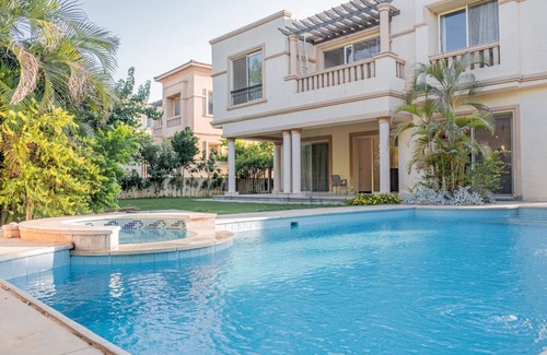 Sheikh Zayed City Villa | Inviting Pyramids View Villa for Rent in Elshikh Zayed
