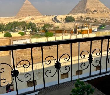 Giza Hostel | Pyramids View Inn: Family-Friendly with Oceanfront Views