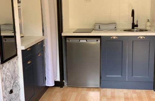 Capvern Apartment | Bright Pyrene Holidays: Unique Retreat Near Thermal Springs
