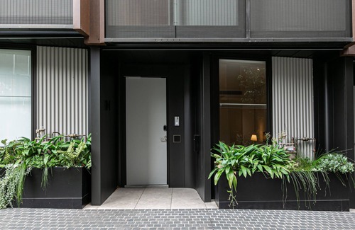 Pyrmont House | Elegant Pyrmont House: Free Parking & Family-Friendly Amenities