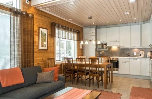 Sonka House | Relax at Pyrykieppi - Top-Rated Lake View Retreat