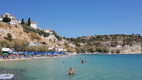 Pythagorion Apartment | Pet-Friendly Pythagorion Harbour Residence with Ocean Views