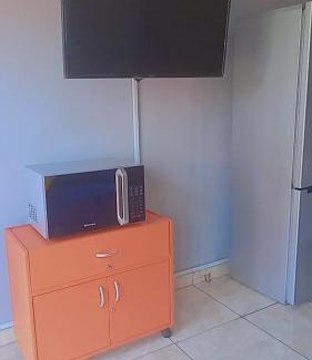 Rustenburg House | Affordable Family Retreat at Pythons Guest Lodge